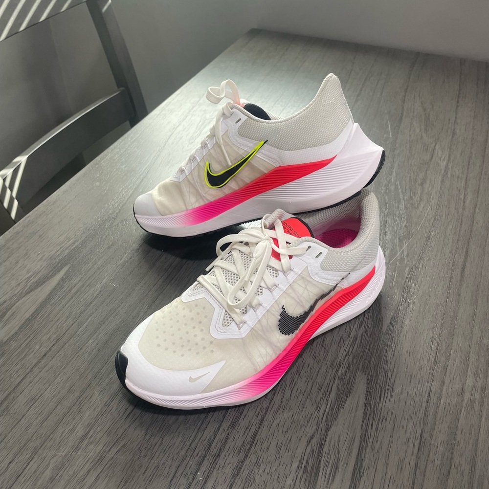 Women’s Nike Zoom WinFlo Size 7